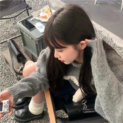 姑娘， 望着我
